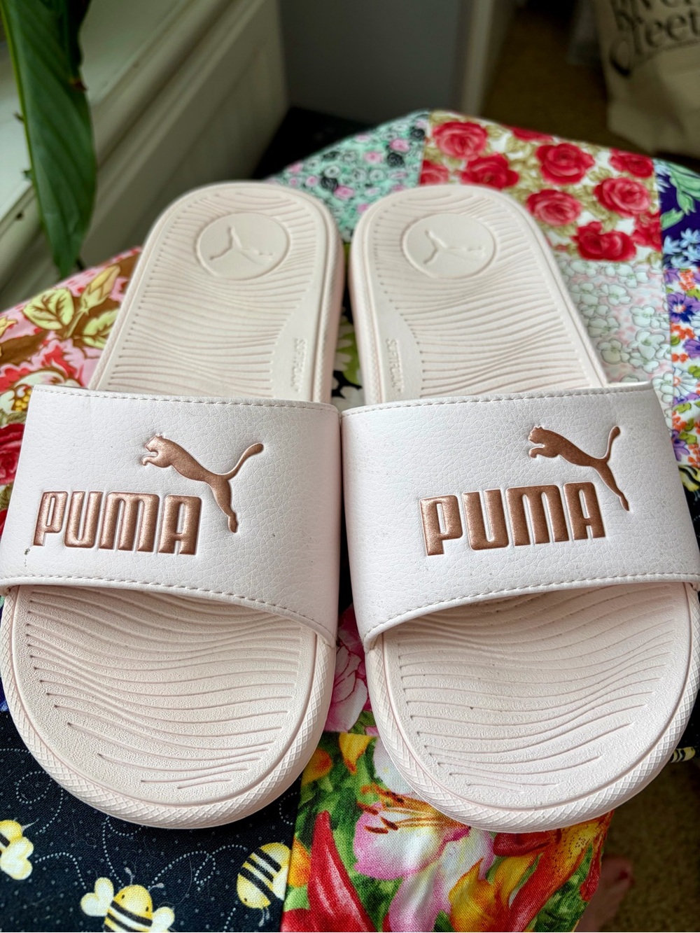 Puma Light Pink Slides with Rose Gold Logo Size 6 Women’s